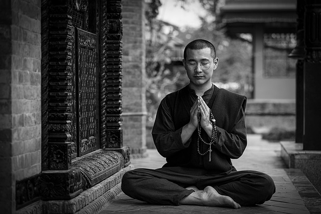 Liefdevolle aanwezigheid meditatie: Wees volledig aanwezig in het moment en omarm alles wat er is met liefdevolle acceptatie.